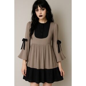 Tony Cohen Moody Whimsigoth 100% Silk Bell Sleeve Babydoll Dress Grey/Black Sz 6